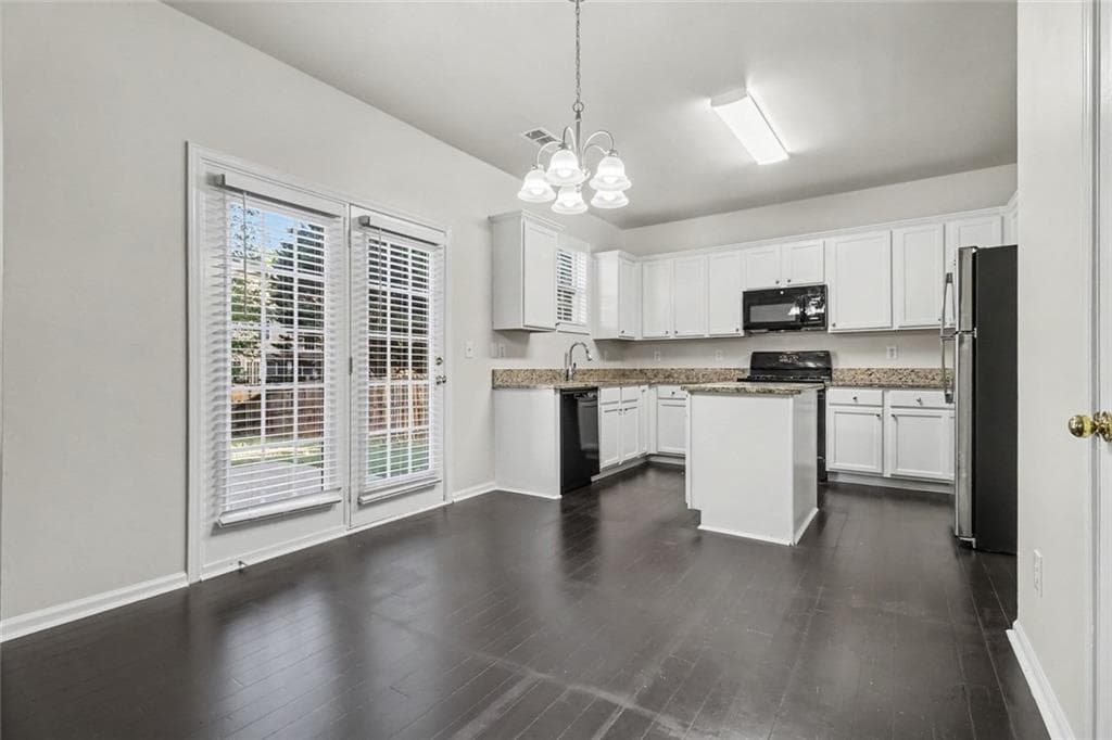 5 bedroom, 3 bathroom, 2,511 sq ft single family residence for sale at 1530 Dawn Valley Trail, Cumming, GA 30040 — photo 8