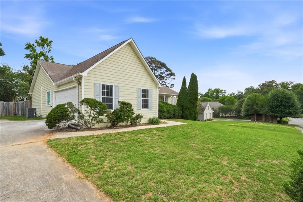 3 bedroom, 2 bathroom, 1,736 sq ft single family residence for rent at 115 Knight Way, Fayetteville, GA 30214 for $2,200 a month — photo 4