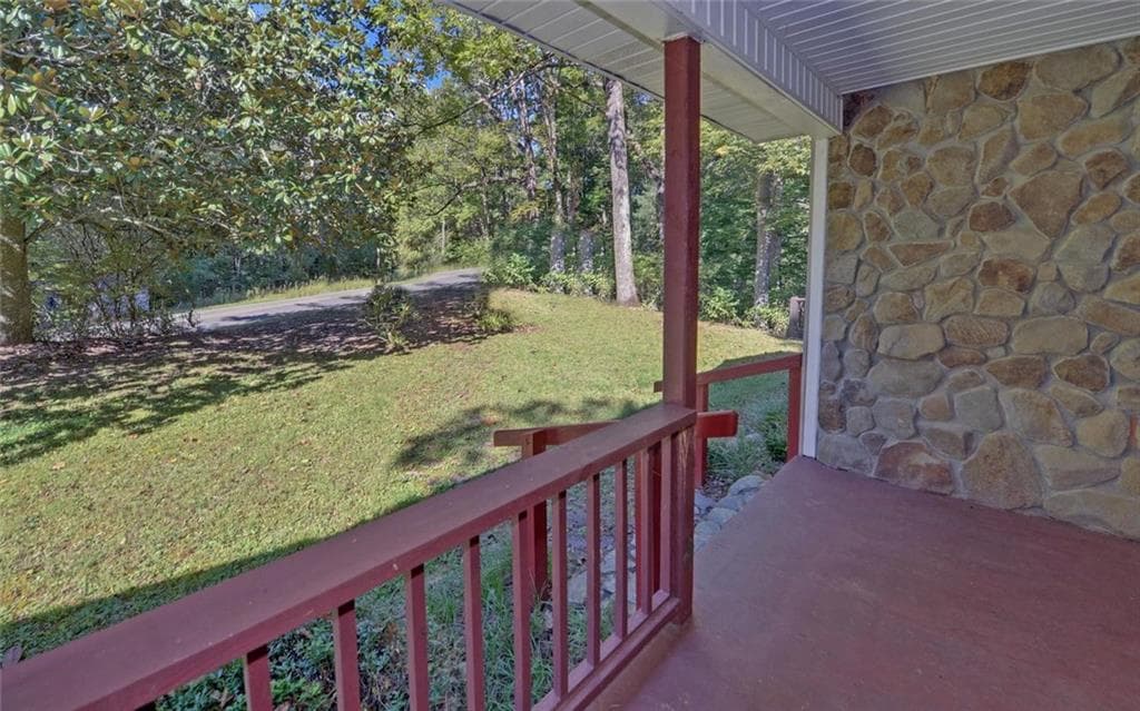 2 bedroom, 1 bathroom, 1,028 sq ft single family residence for sale at 910 Hells Hollow Road, Blue Ridge, GA 30513 — photo 3