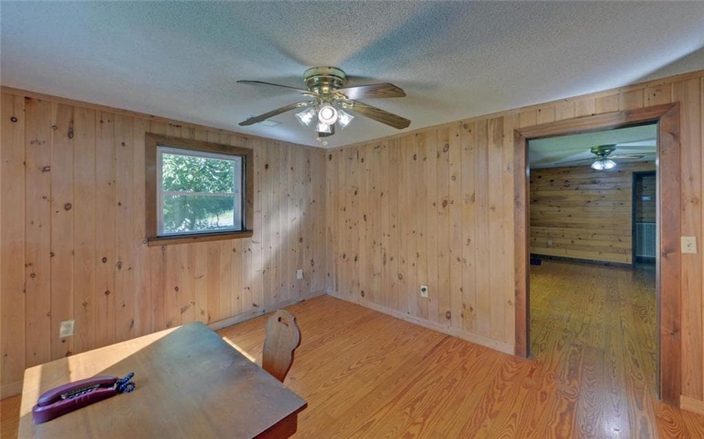 2 bedroom, 1 bathroom, 1,028 sq ft single family residence for sale at 910 Hells Hollow Road, Blue Ridge, GA 30513 — photo 9