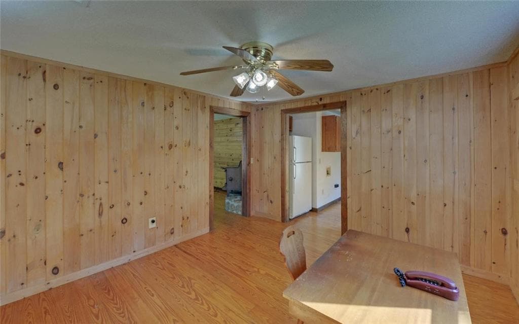 2 bedroom, 1 bathroom, 1,028 sq ft single family residence for sale at 910 Hells Hollow Road, Blue Ridge, GA 30513 — photo 10