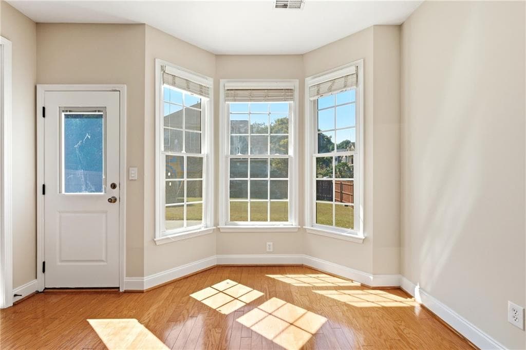 4 bedroom, 3 bathroom, 3,253 sq ft single family residence for rent at 384 Cherry Tree Lane, Marietta, GA 30066 for $3,195 a month — photo 6