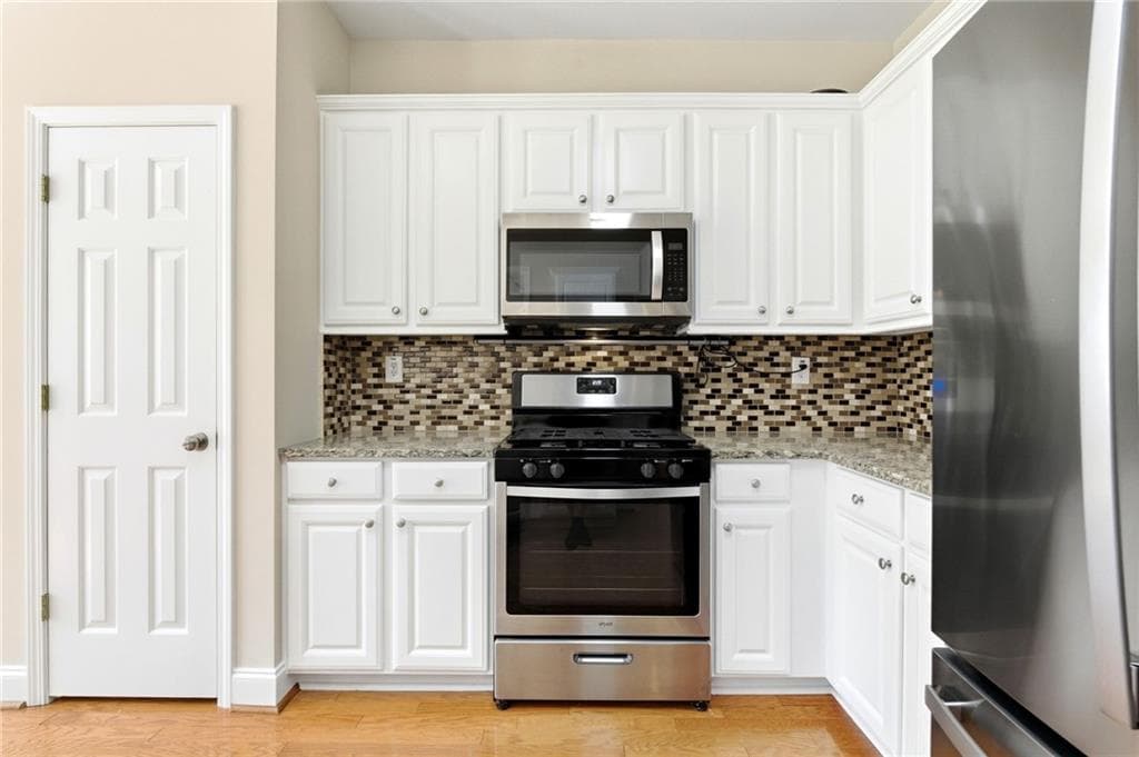 4 bedroom, 3 bathroom, 3,253 sq ft single family residence for rent at 384 Cherry Tree Lane, Marietta, GA 30066 for $3,195 a month — photo 10