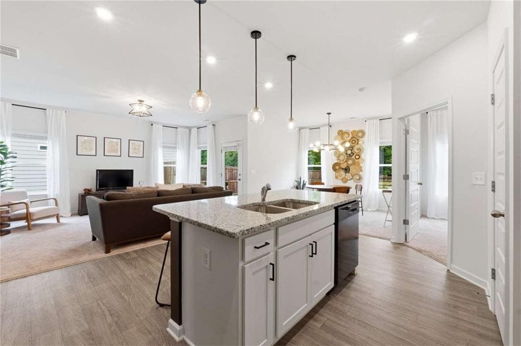 3 bedroom, 2 bathroom, 1,740 sq ft single family residence for sale at 120 Royal Oak Drive, Rome, GA 30165 — photo 5
