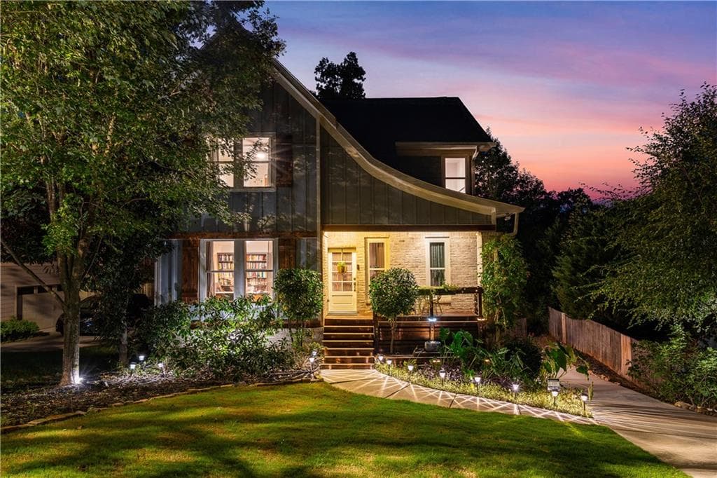 6 bedroom, 4 bathroom, 3,095 sq ft single family residence for sale at 1326 Willow Place, Atlanta, GA 30316 — photo 3