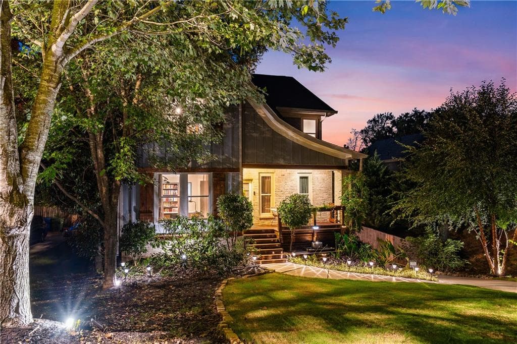 6 bedroom, 4 bathroom, 3,095 sq ft single family residence for sale at 1326 Willow Place, Atlanta, GA 30316 — photo 4