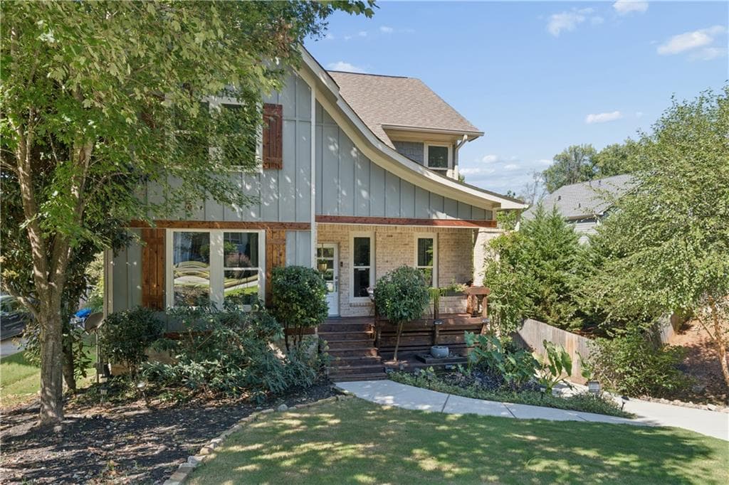 6 bedroom, 4 bathroom, 3,095 sq ft single family residence for sale at 1326 Willow Place, Atlanta, GA 30316 — photo 5