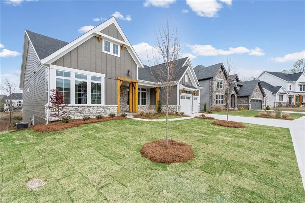 4 bedroom, 3 bathroom, 2,699 sq ft single family residence for sale at 82 Clear Lake Parkway, Hoschton, GA 30548 — photo 4