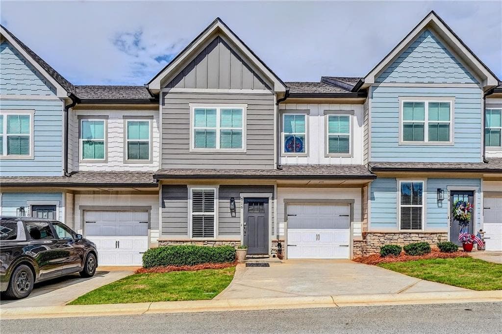 3 bedroom, 3 bathroom, 1,662 sq ft townhouse for sale at 116 Magnolia Place, Homer, GA 30547