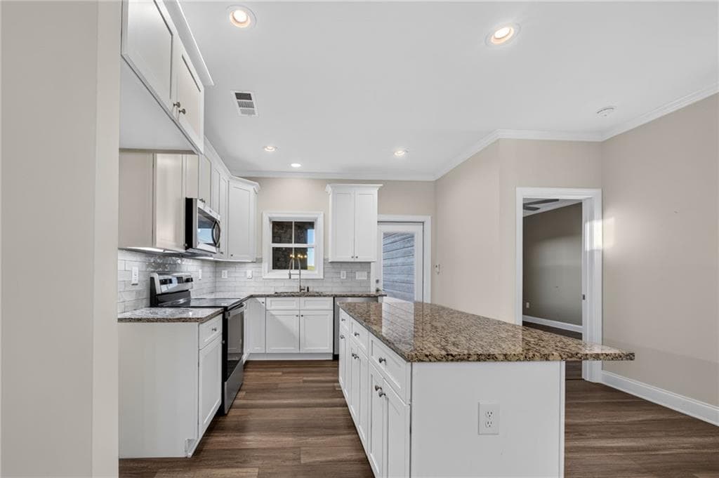 3 bedroom, 3 bathroom, 1,662 sq ft townhouse for sale at 116 Magnolia Place, Homer, GA 30547 — photo 6