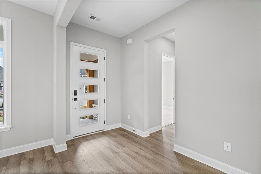 4 bedroom, 3 bathroom, 2,699 sq ft single family residence for sale at 82 Clear Lake Parkway, Hoschton, GA 30548 — photo 8