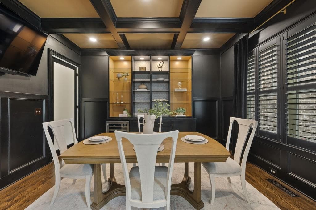 6 bedroom, 6 bathroom, 5,569 sq ft single family residence for sale at 621 Mabry Road, Sandy Springs, GA 30328 — photo 8