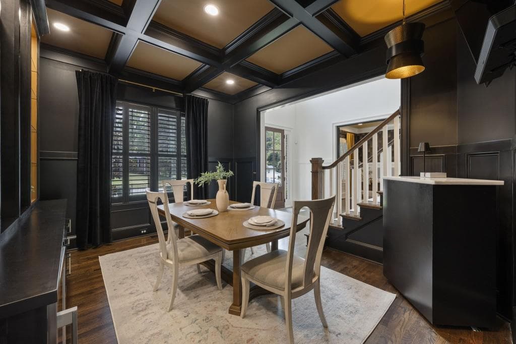 6 bedroom, 6 bathroom, 5,569 sq ft single family residence for sale at 621 Mabry Road, Sandy Springs, GA 30328 — photo 10