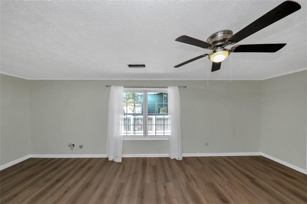 3 bedroom, 3 bathroom, 2,382 sq ft single family residence for sale at 3136 Bruckner Boulevard, Snellville, GA 30078 — photo 7