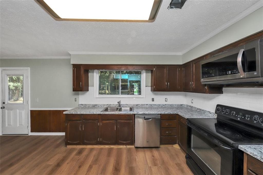 3 bedroom, 3 bathroom, 2,382 sq ft single family residence for sale at 3136 Bruckner Boulevard, Snellville, GA 30078 — photo 9