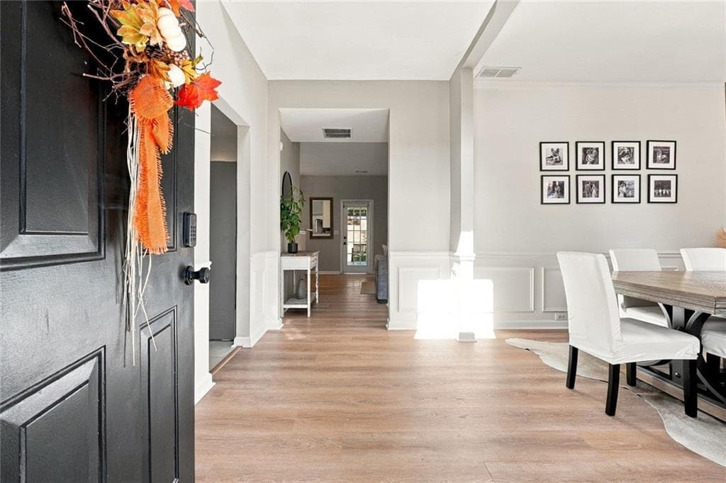 4 bedroom, 3 bathroom, 2,016 sq ft single family residence for sale at 1274 Dalesford Drive, Alpharetta, GA 30004 — photo 4