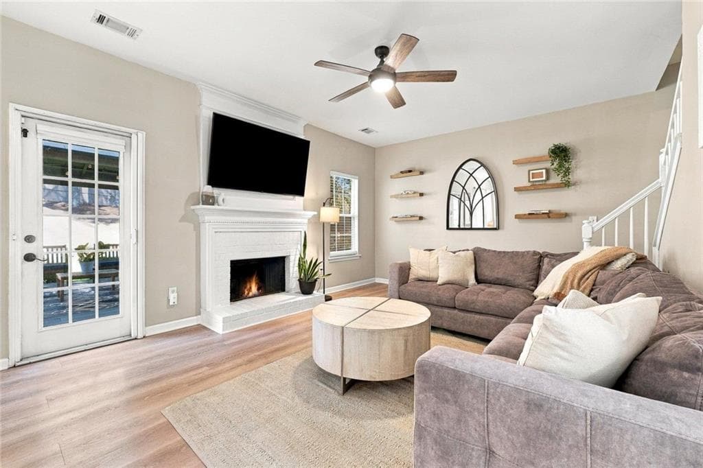 4 bedroom, 3 bathroom, 2,016 sq ft single family residence for sale at 1274 Dalesford Drive, Alpharetta, GA 30004 — photo 8