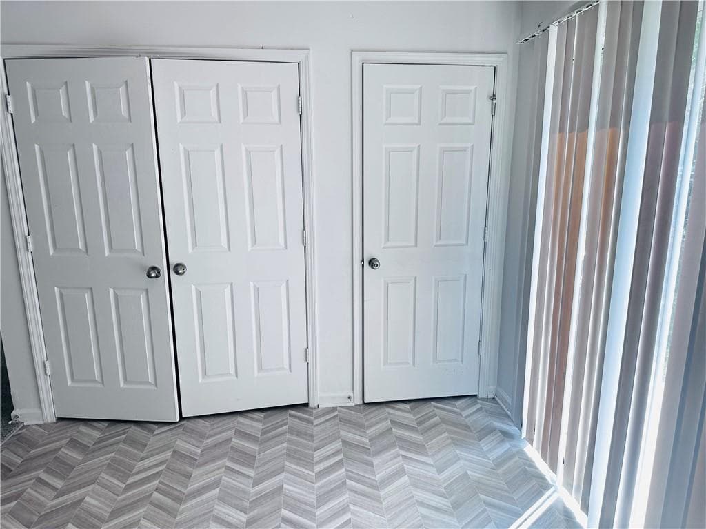 4 bedroom, 3 bathroom, 1,629 sq ft single family residence for sale at 9432 Lakeview Road, Union City, GA 30291 — photo 3