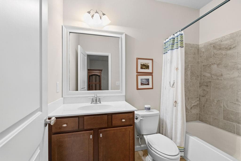 3 bedroom, 4 bathroom, 2,084 sq ft townhouse for sale at 917 Dumaine Trace, Atlanta, GA 30328 — photo 7