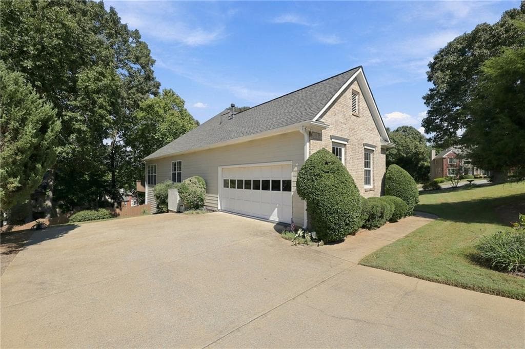 4 bedroom, 3 bathroom, 3,306 sq ft single family residence for sale at 174 Azalea Chase Drive, Suwanee, GA 30024 — photo 2