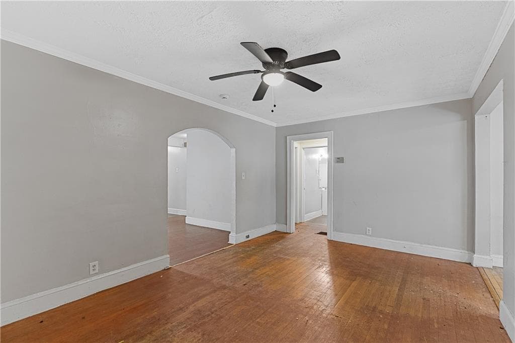 5 bedroom, 2 bathroom, 2,061 sq ft single family residence for sale at 1067 Constitution Road, Atlanta, GA 30315 — photo 3