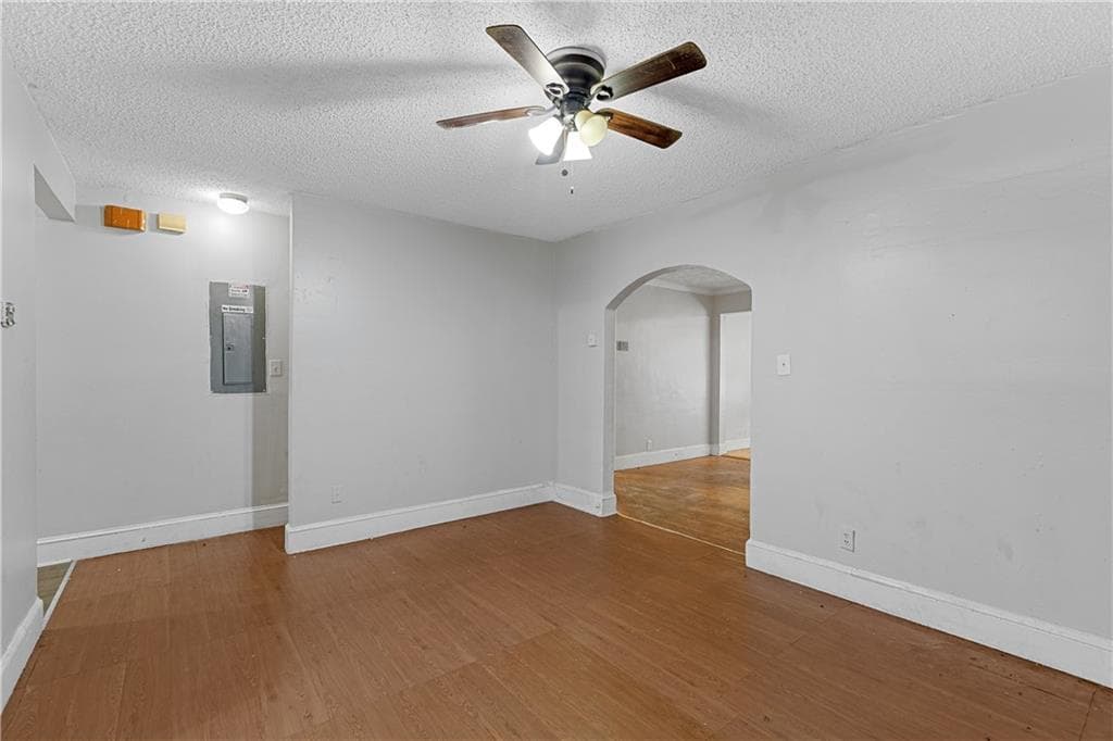 5 bedroom, 2 bathroom, 2,061 sq ft single family residence for sale at 1067 Constitution Road, Atlanta, GA 30315 — photo 7