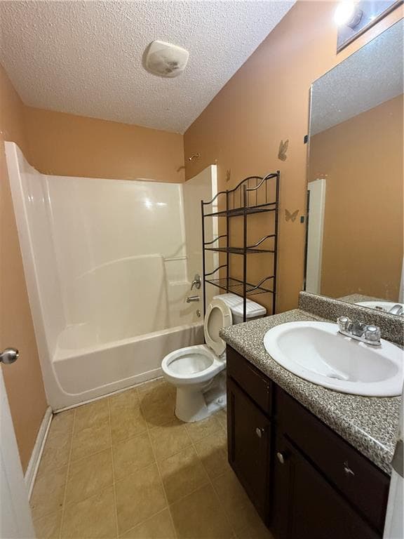 4 bedroom, 3 bathroom, 3,152 sq ft single family residence for sale at 580 Lakeridge Court, Covington, GA 30016 — photo 6