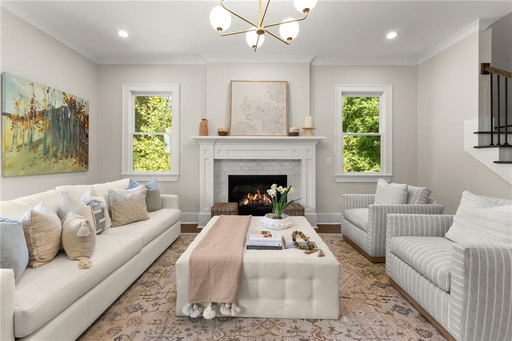 4 bedroom, 4 bathroom, 2,960 sq ft townhouse for sale at 1057 Riverside Drive, Gainesville, GA 30501 — photo 2