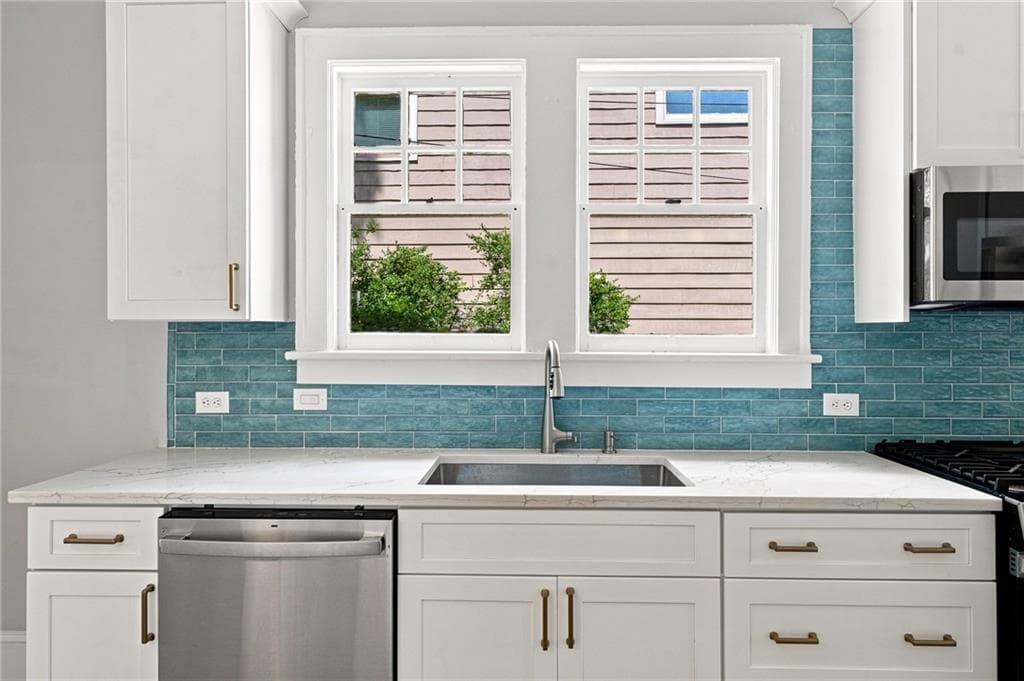 3 bedroom, 2 bathroom, 2,500 sq ft single family residence for rent at 884 Vedado Way, Atlanta, GA 30308 for $4,995 a month — photo 5