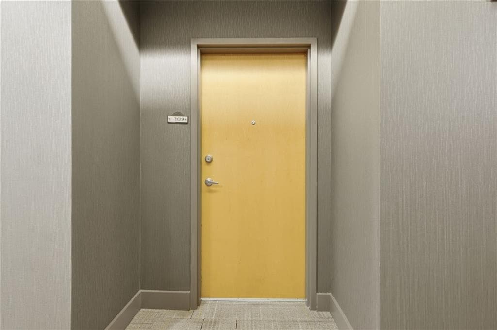 2 bedroom, 2 bathroom, 1,003 sq ft condominium for sale at 250 Pharr Road 1209, Atlanta, GA 30305 — photo 4