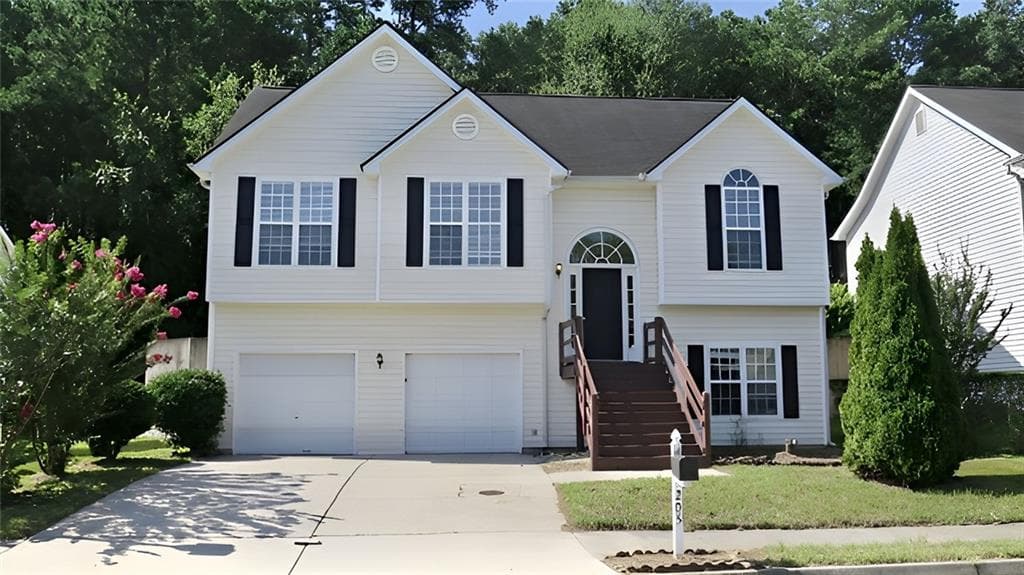 5 bedroom, 3 bathroom, 2,172 sq ft single family residence for sale at 205 Buffington Drive, Union City, GA 30291 — photo 3