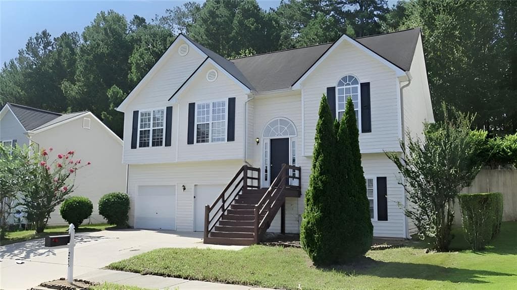 5 bedroom, 3 bathroom, 2,172 sq ft single family residence for sale at 205 Buffington Drive, Union City, GA 30291 — photo 4