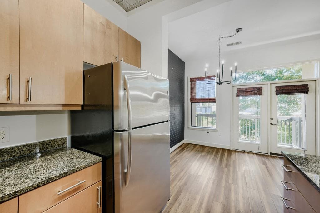 2 bedroom, 2 bathroom, 1,196 sq ft condominium for sale at 425 Chapel Street 1312, Atlanta, GA 30313 — photo 3