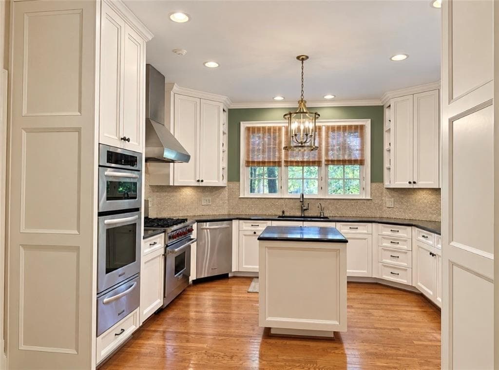 4 bedroom, 4 bathroom, 6,280 sq ft single family residence for sale at 2014 Palmetto Dunes Court, Johns Creek, GA 30097 — photo 4