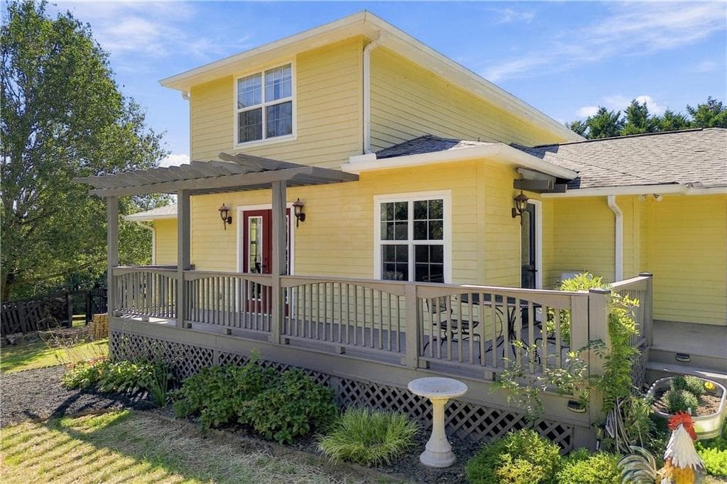 3 bedroom, 2 bathroom, 2,318 sq ft single family residence for sale at 110 Spruce Pine Street, Tate, GA 30177 — photo 2