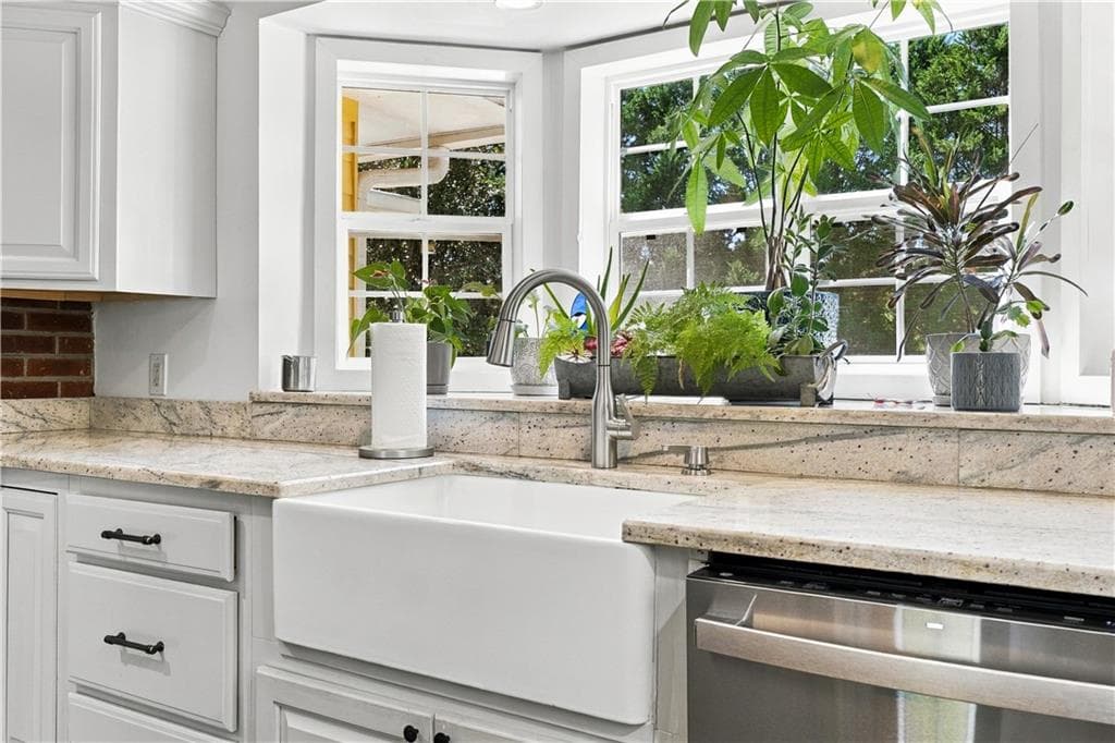3 bedroom, 2 bathroom, 2,318 sq ft single family residence for sale at 110 Spruce Pine Street, Tate, GA 30177 — photo 10