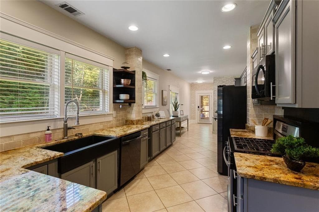 4 bedroom, 3 bathroom, 2,406 sq ft single family residence for sale at 3080 Lee Street, Smyrna, GA 30080 — photo 3