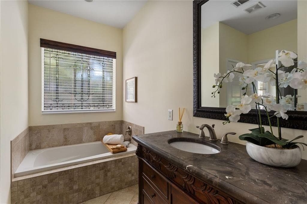 4 bedroom, 3 bathroom, 2,406 sq ft single family residence for sale at 3080 Lee Street, Smyrna, GA 30080 — photo 6