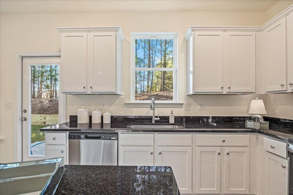 3 bedroom, 3 bathroom, 1,745 sq ft townhouse for sale at 2562 RIVERSIDE Road, Conyers, GA 30013 — photo 10