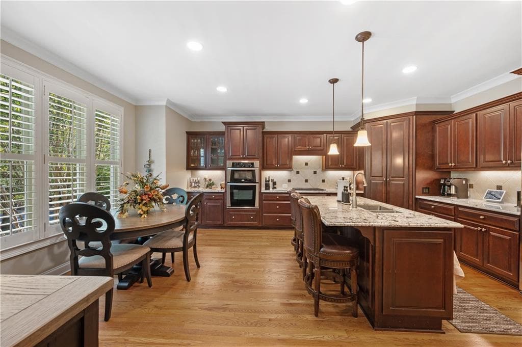 4 bedroom, 4 bathroom, 3,176 sq ft townhouse for sale at 5505 Waters Edge Trail, Roswell, GA 30075 — photo 3