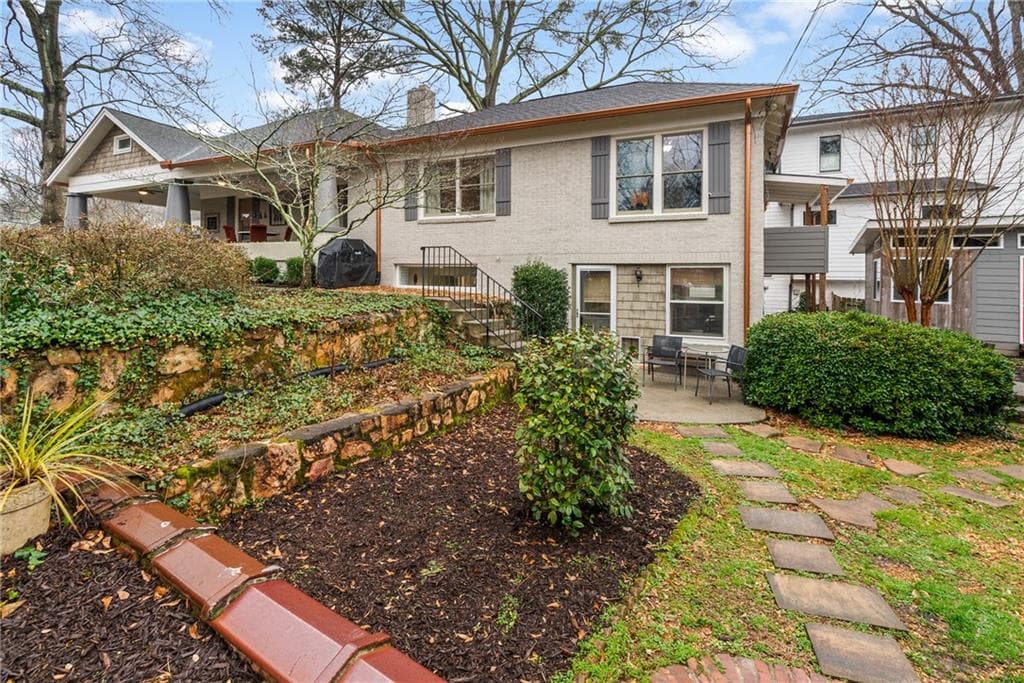 5 bedroom, 3 bathroom, 3,842 sq ft single family residence for sale at 2262 Ridgedale Road, Atlanta, GA 30317 — photo 9