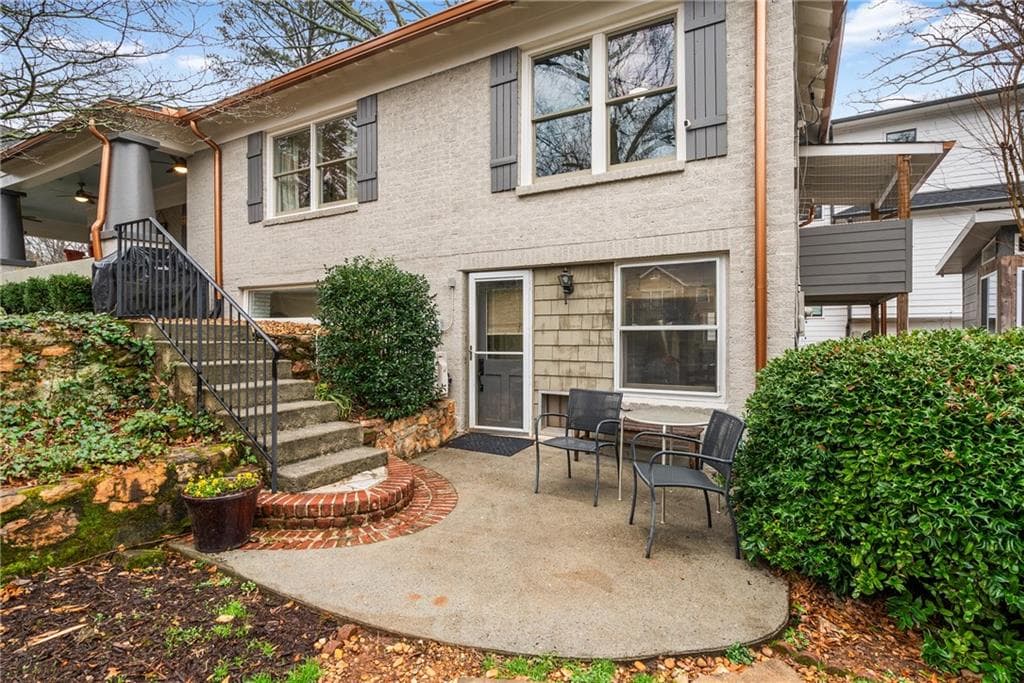 5 bedroom, 3 bathroom, 3,842 sq ft single family residence for sale at 2262 Ridgedale Road, Atlanta, GA 30317 — photo 10