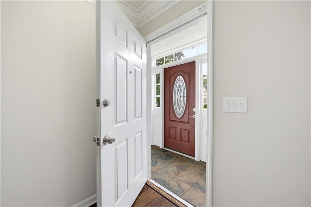 3 bedroom, 3 bathroom, 1,776 sq ft townhouse for sale at 9158 Carroll Manor Drive, Sandy Springs, GA 30350 — photo 2