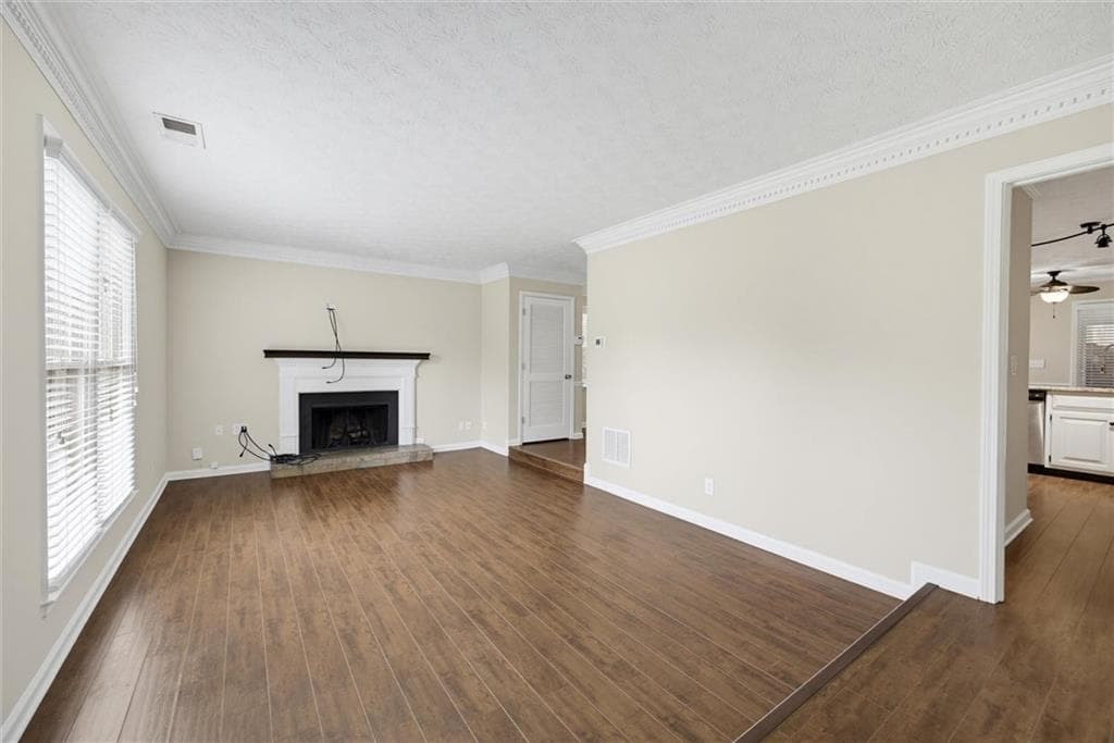 3 bedroom, 3 bathroom, 1,776 sq ft townhouse for sale at 9158 Carroll Manor Drive, Sandy Springs, GA 30350 — photo 4