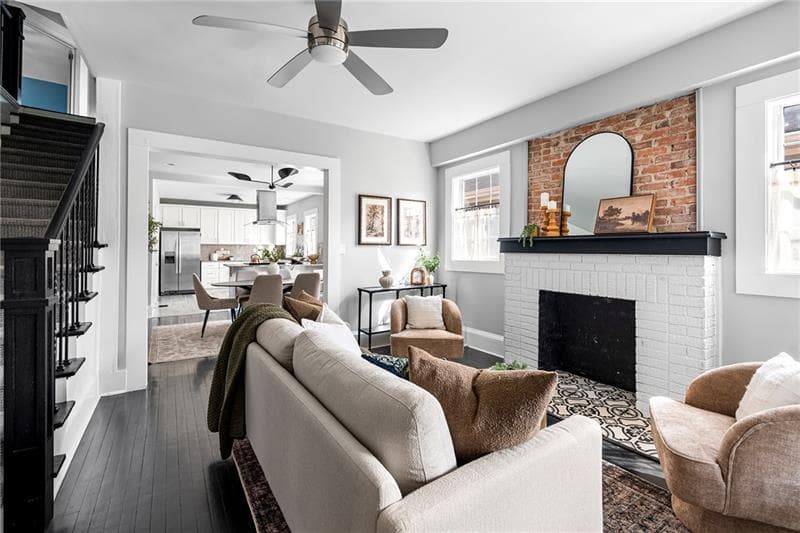 5 bedroom, 4 bathroom, 3,288 sq ft single family residence for sale at 320 Wellington Street, Atlanta, GA 30310 — photo 2