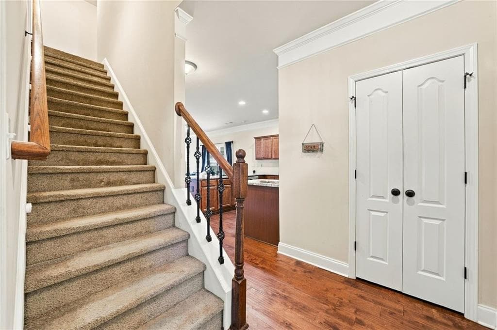 3 bedroom, 3 bathroom, 1,770 sq ft townhouse for sale at 2849 Fox Bridge Court, Gainesville, GA 30504 — photo 3