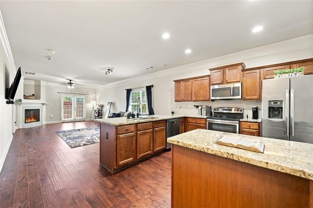 3 bedroom, 3 bathroom, 1,770 sq ft townhouse for sale at 2849 Fox Bridge Court, Gainesville, GA 30504 — photo 4