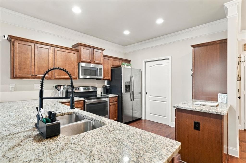 3 bedroom, 3 bathroom, 1,770 sq ft townhouse for sale at 2849 Fox Bridge Court, Gainesville, GA 30504 — photo 6