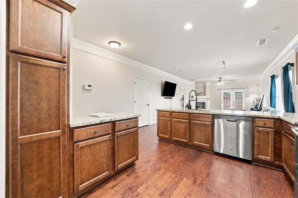 3 bedroom, 3 bathroom, 1,770 sq ft townhouse for sale at 2849 Fox Bridge Court, Gainesville, GA 30504 — photo 9