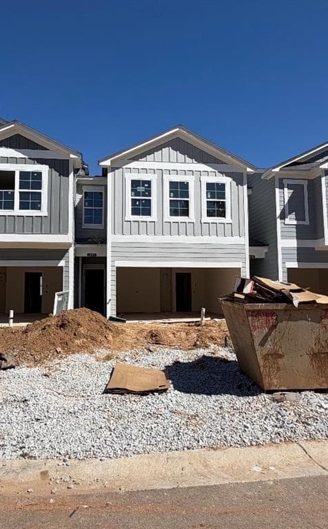3 bedroom, 3 bathroom, 1,748 sq ft townhouse for sale at 2664 High View Court, Decatur, GA 30035
